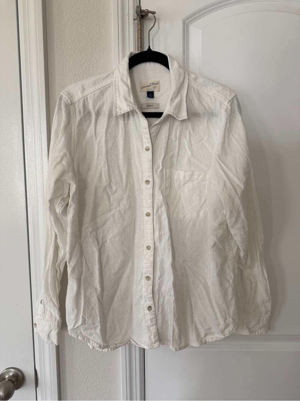 Universal Thread - White Long-Sleeve Button-Up Shirt